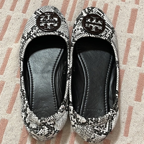 Tory Burch Snake Flats Size 8 black and white - Picture 10 of 14